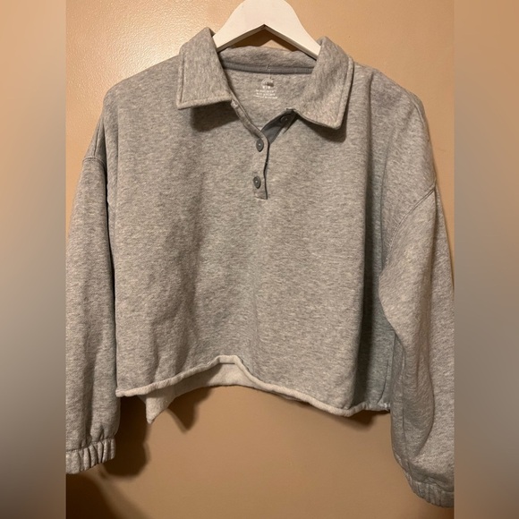 Aerie gray soft fleece crop polo pullover size medium - Picture 3 of 4
